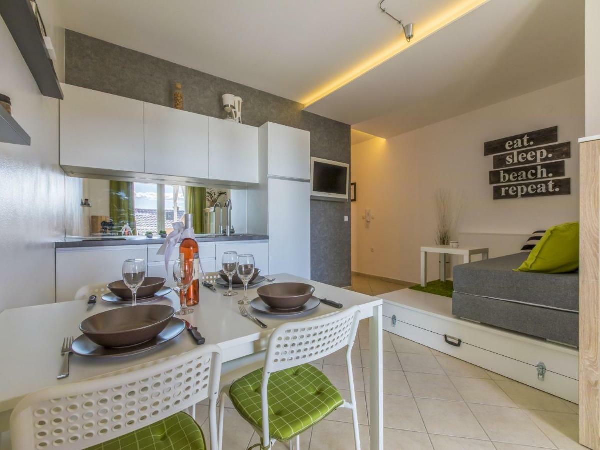 Apartment Color Green 드라말리 외부 사진