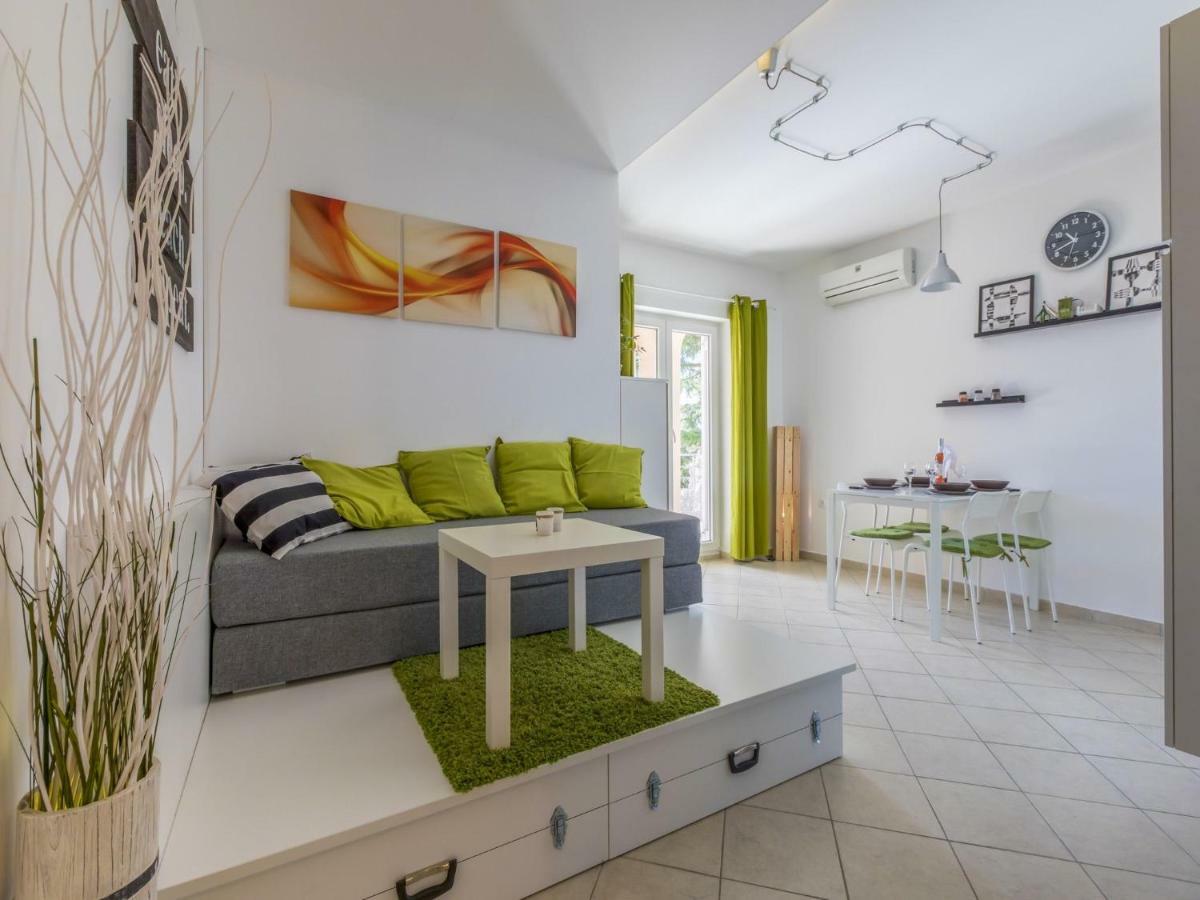 Apartment Color Green 드라말리 외부 사진