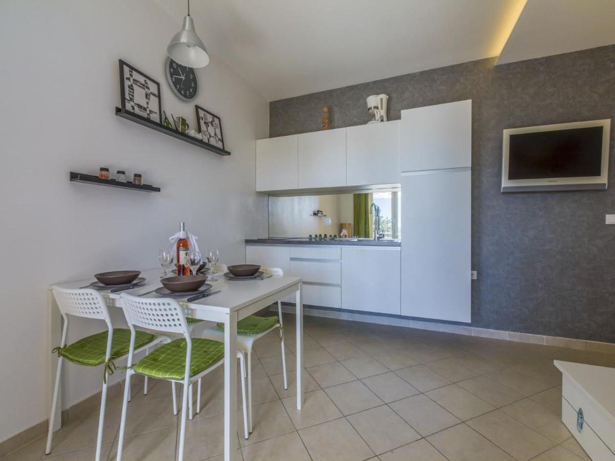 Apartment Color Green 드라말리 외부 사진